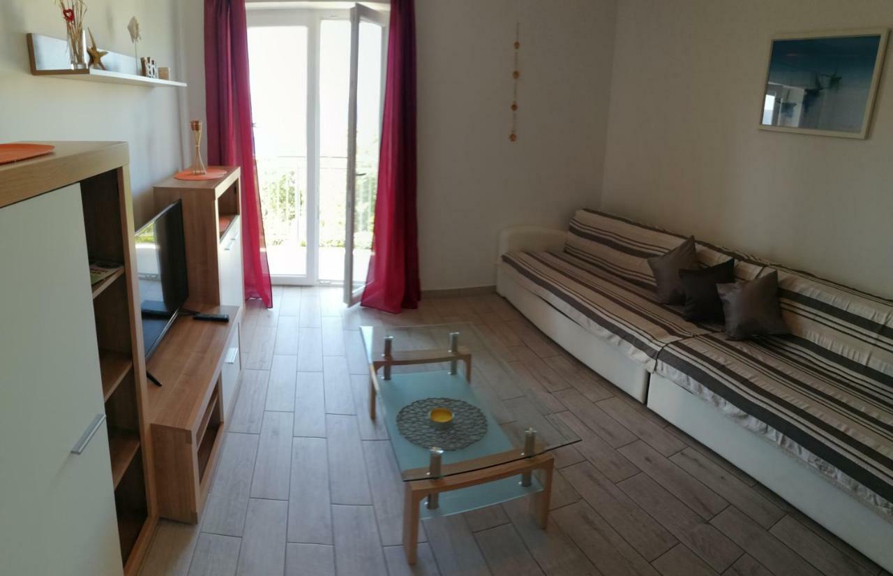 Apartmani Nada Klenovica Exterior foto